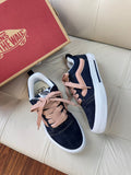 VANS KNU